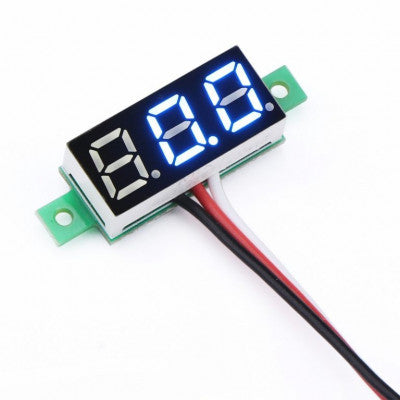 An 0.72 cm (0.28 Inch) 0-100V Three Wire DC Voltmeter Blue