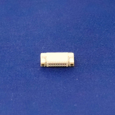 An 0.5mm Pitch 10 Pin FPCFFC SMT Flip Connector