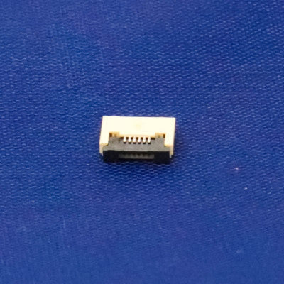 An 0.5mm Pitch 6 Pin FPCFFC SMT Flip Connector