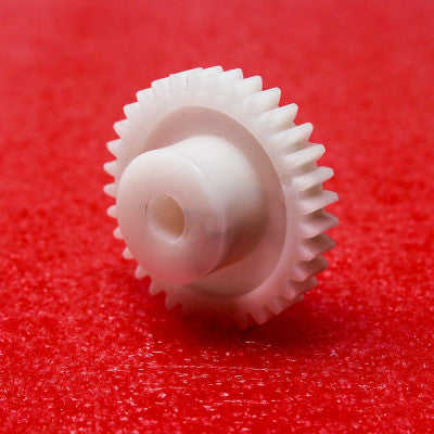 An 28 Teeth Plastic Spur Gear (1M-28T-6-28)