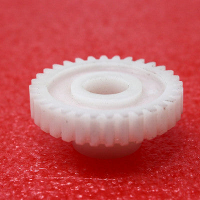 An 32 Teeth Plastic Spur Gear (1M-32T-10-32)