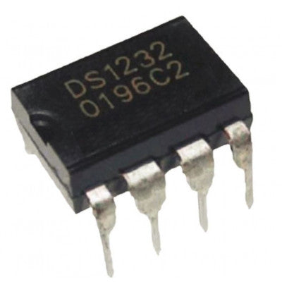 An DS1232 IC - Micro Monitor Chip IC