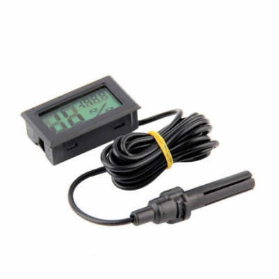 An FY-12 Mini LCD Digital Thermometer Hygrometer