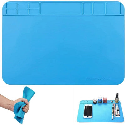 An Heat Insulation Silicone Working Mat 30*20cm