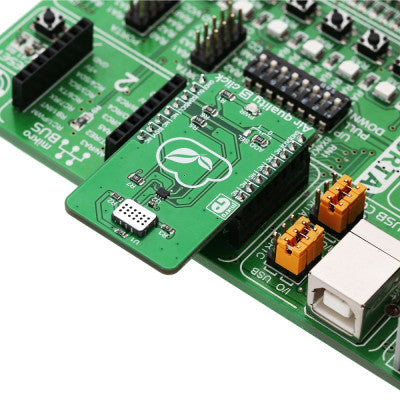 An Mikroe Air Quality 5 Click