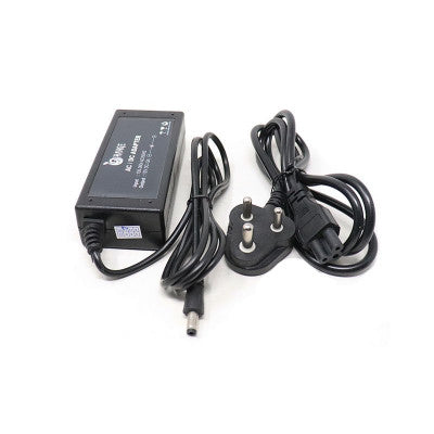 An SkyRC IMAX B6 50W 5A Charger/Discharger 1-6 Cells plus DC 5A 12V 60W ADAPTER AC (Original)