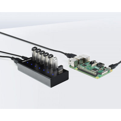 An Waveshare Industrial Grade USB HUB, Extending 7x USB 2.0 Ports